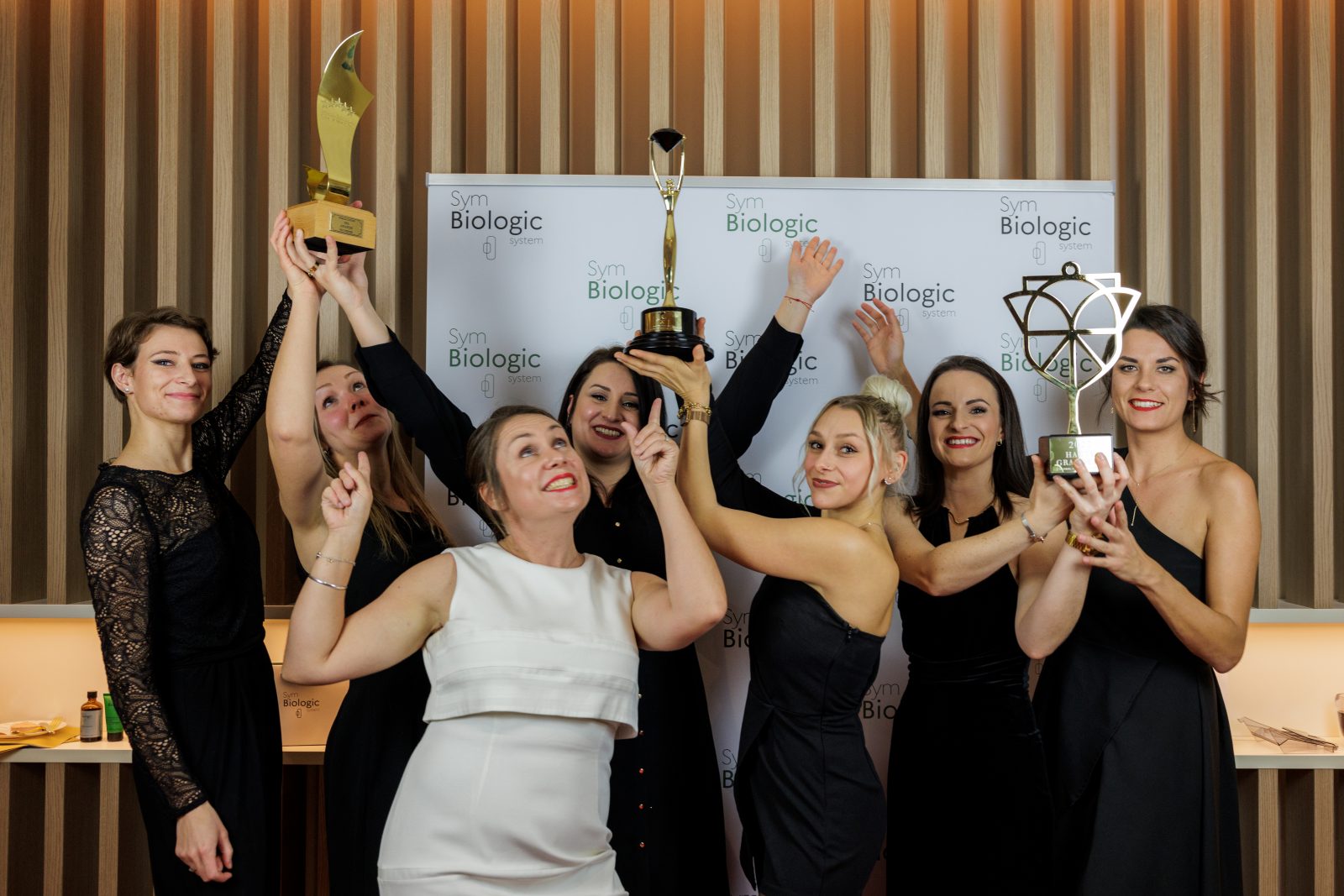 L’équipe EDC Spa Management célébrant la distinction World Luxury Spa Awards 2021
